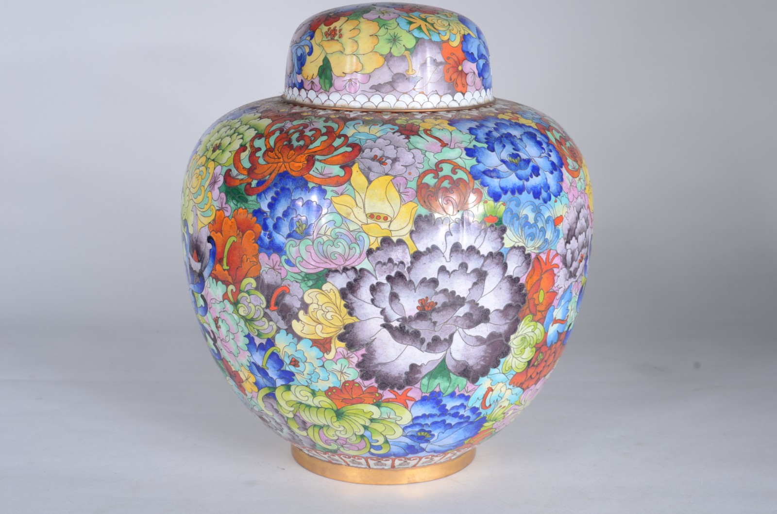 Potiche de cloisoné decorado com flores em policromia. - foto 1 de 5