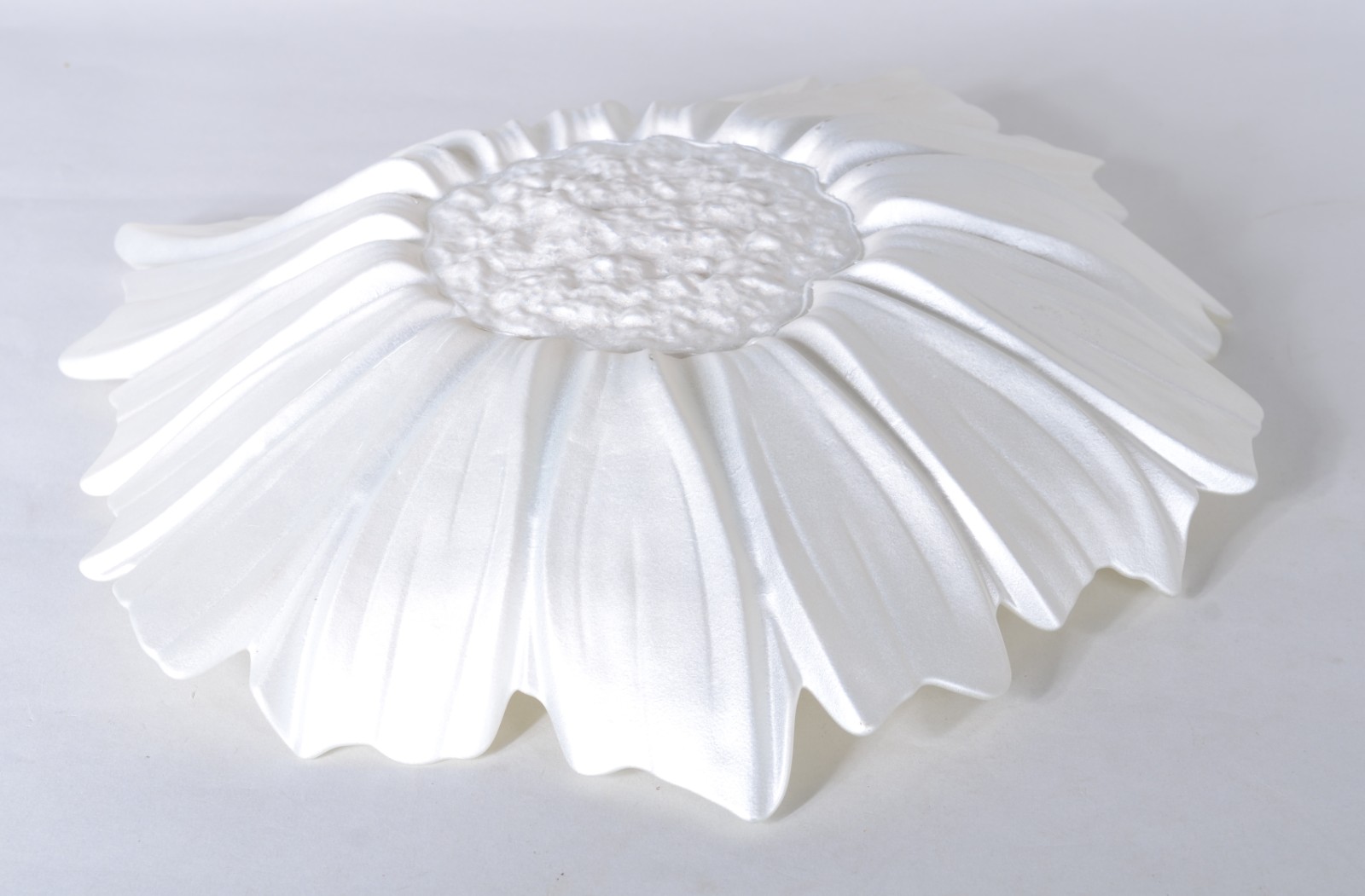 Centro de mesa de vidro decorativo branco furta cor na forma de flor. - foto 5 de 5