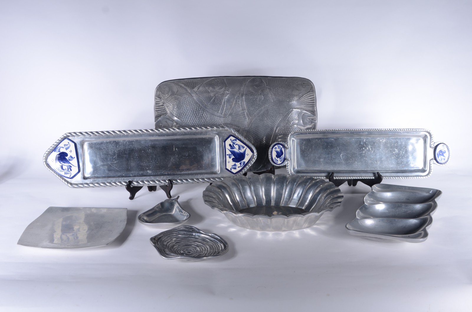 Conjunto com 8 peças diversas de estanho mexicano. - foto 1 de 11