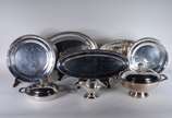 Wolff (1894),  - Baixela para jantar de metal prateado Wolff, composta de  8 peças, sendo: sopeira, legumeira com tampa (pequeno amassado no fundo), molheira e 5 trave