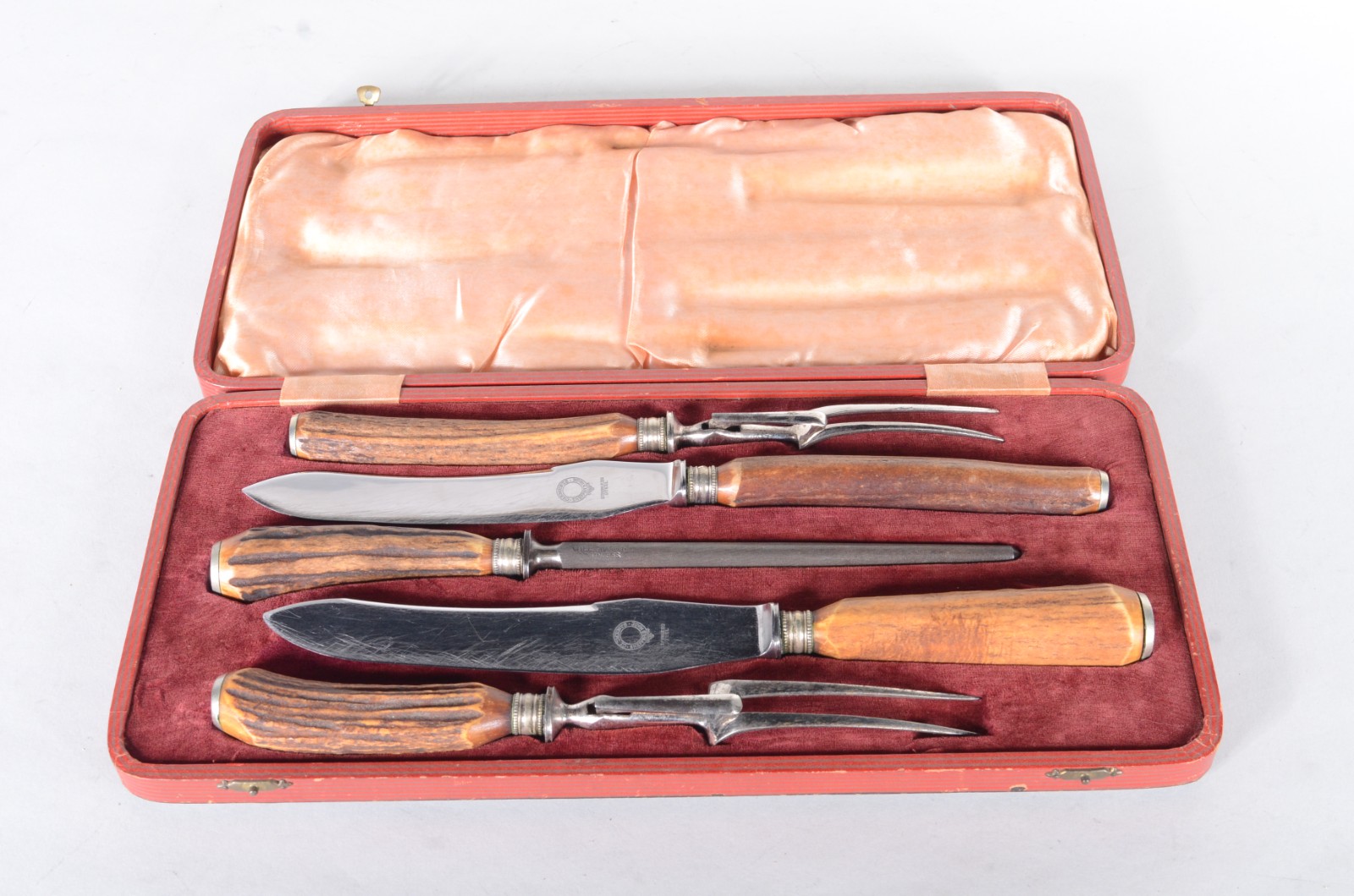 Conjunto com cinco talheres "trinchantes" ingleses Sheffield, cabos... - foto 1 de 7