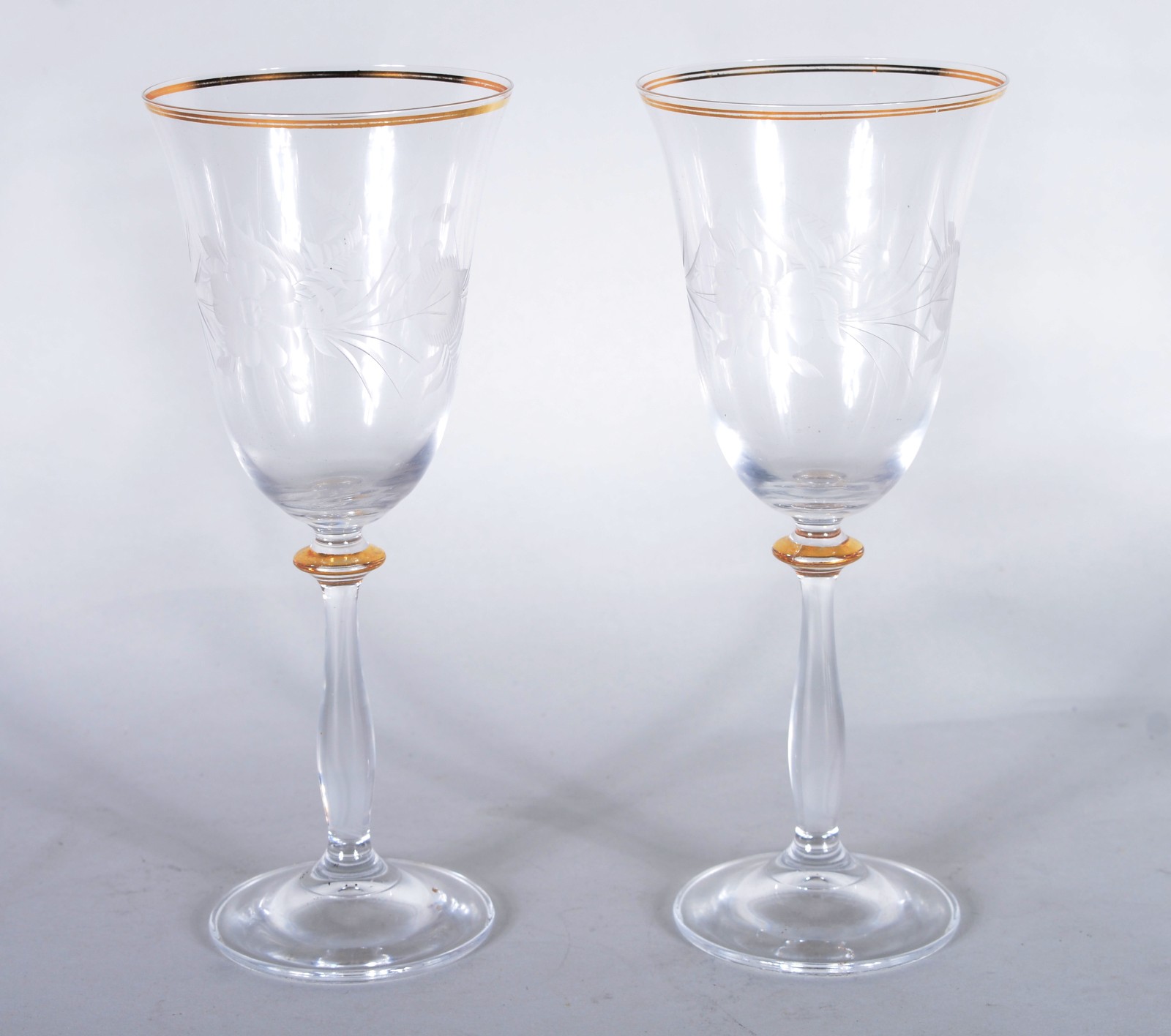 Diversas peças de vidro/cristal, sendo: caneca tcheca, 2 taças com... - foto 3 de 11