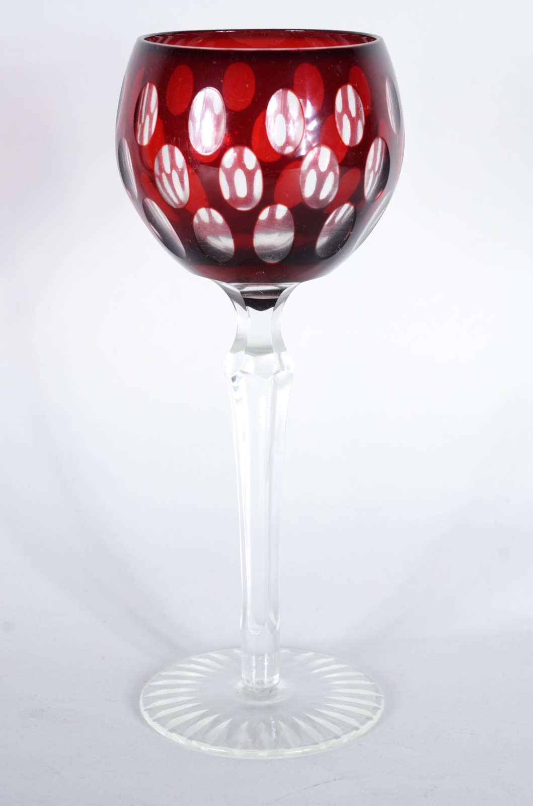 Diversas peças de vidro/cristal, sendo: caneca tcheca, 2 taças com... - foto 9 de 11