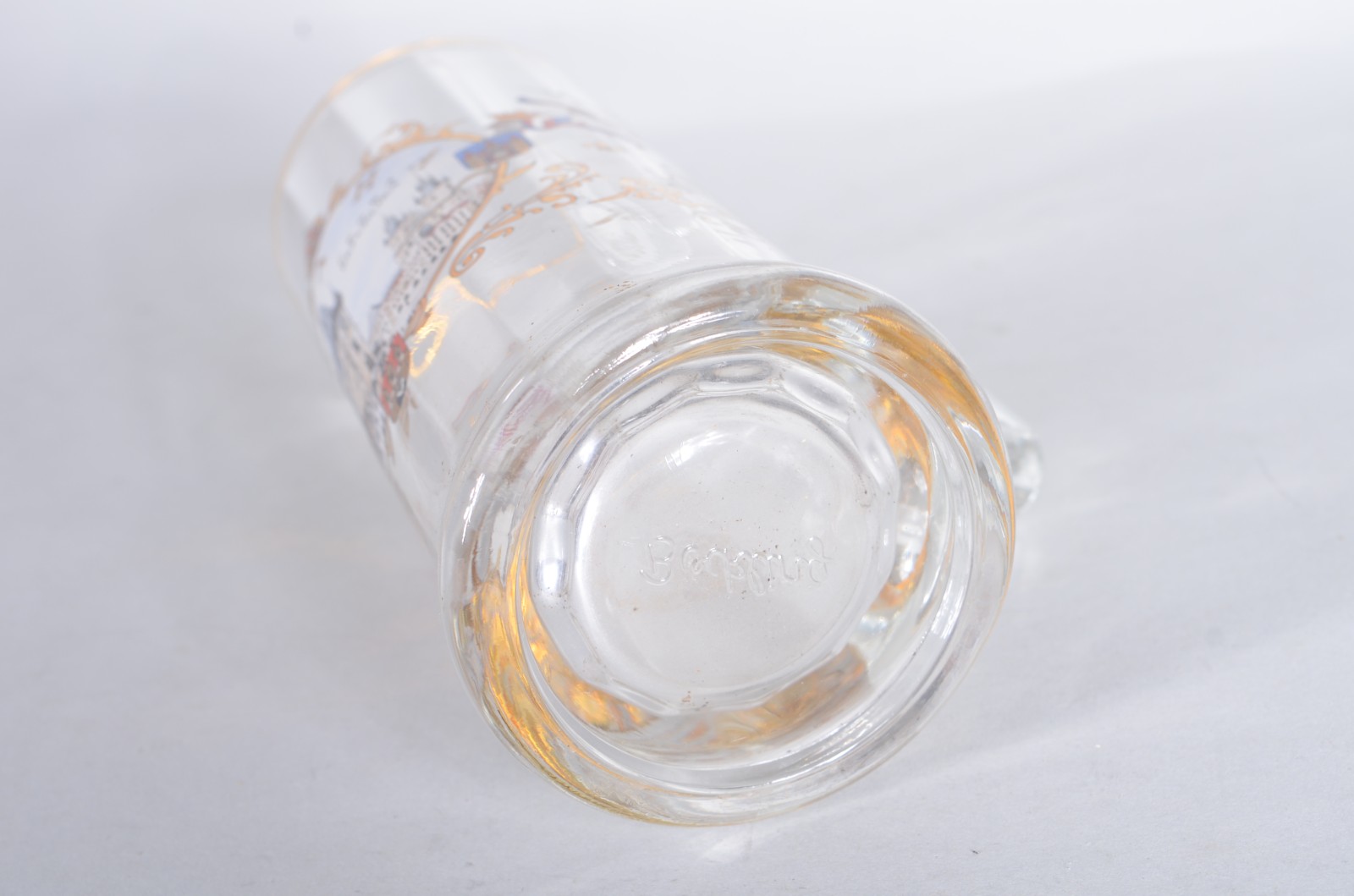 Diversas peças de vidro/cristal, sendo: caneca tcheca, 2 taças com... - foto 10 de 11