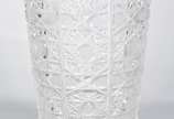 Vaso de cristal lapidado, borda dentada. - Vaso de cristal lapidado, borda dentada.