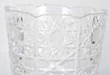 Vaso de cristal lapidado, borda dentada. - Vaso de cristal lapidado, borda dentada.