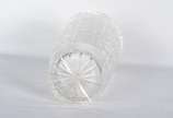 Vaso de cristal lapidado, borda dentada. - Vaso de cristal lapidado, borda dentada.