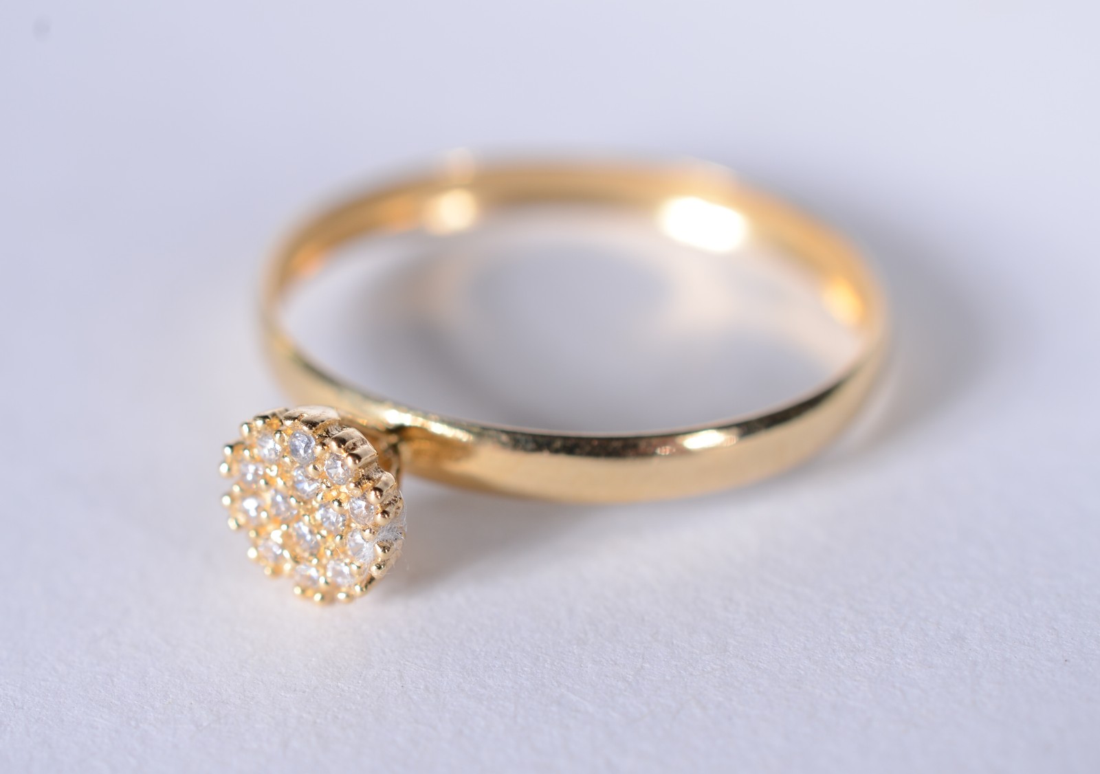 Anel de ouro 18 k., contraste 750 feitio chuveiro, aro 19. (Por... - foto 1 de 8