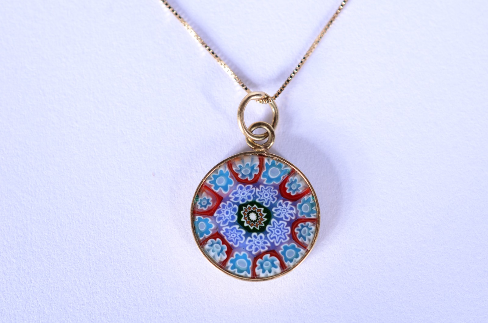 Colar de ouro 18 k., contraste 750 com pendente. (Por motivos de... - foto 1 de 5