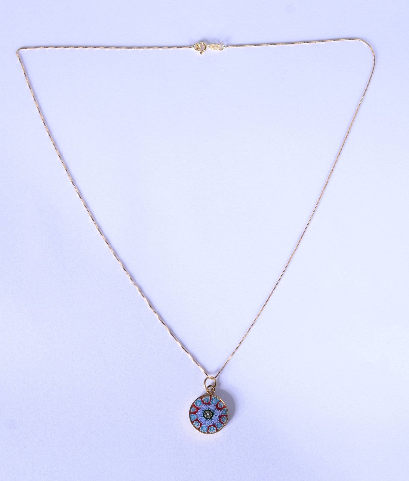 Colar de ouro 18 k., contraste 750 com pendente. (Por motivos de... - foto 2 de 5