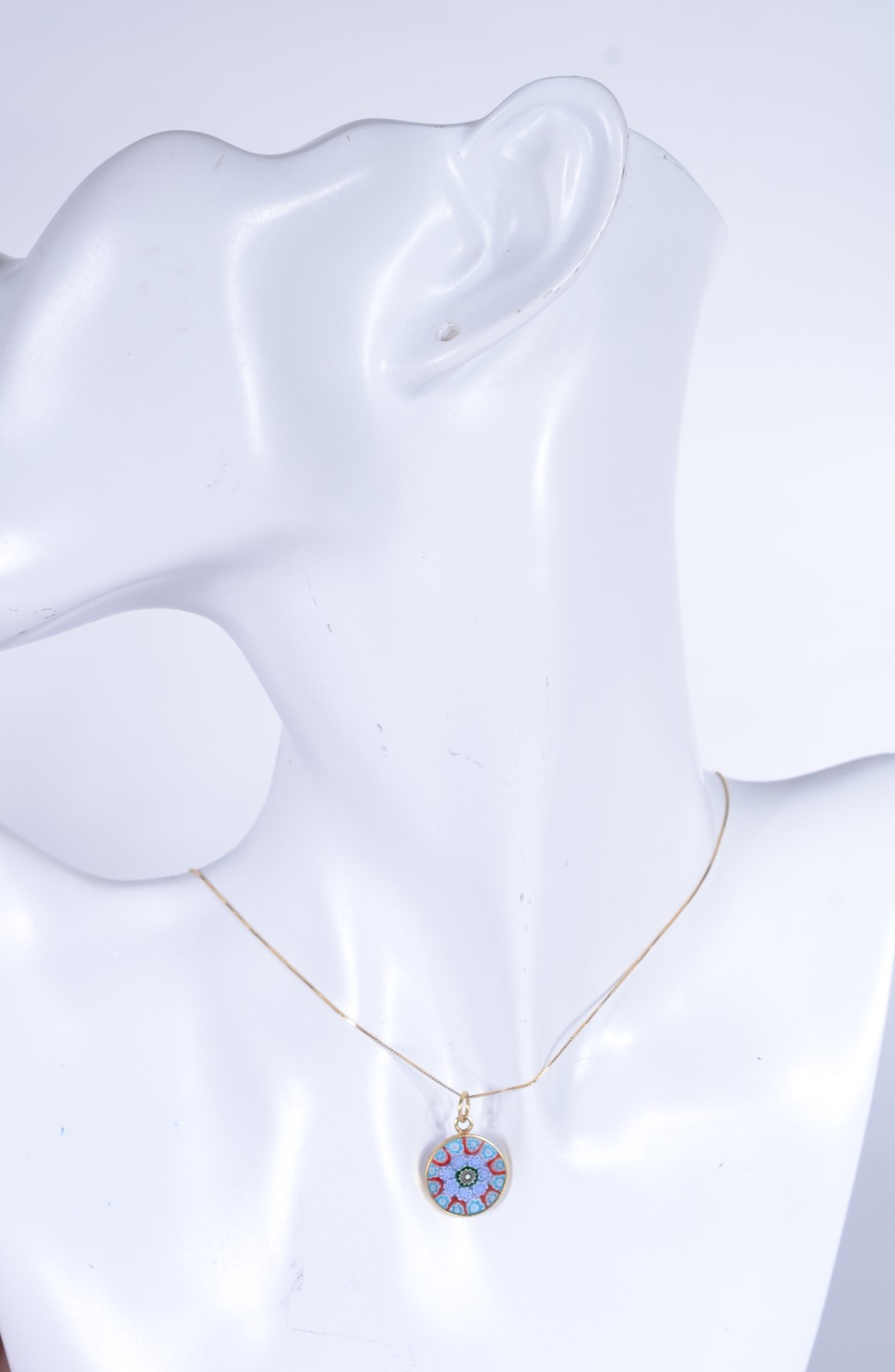 Colar de ouro 18 k., contraste 750 com pendente. (Por motivos de... - foto 5 de 5