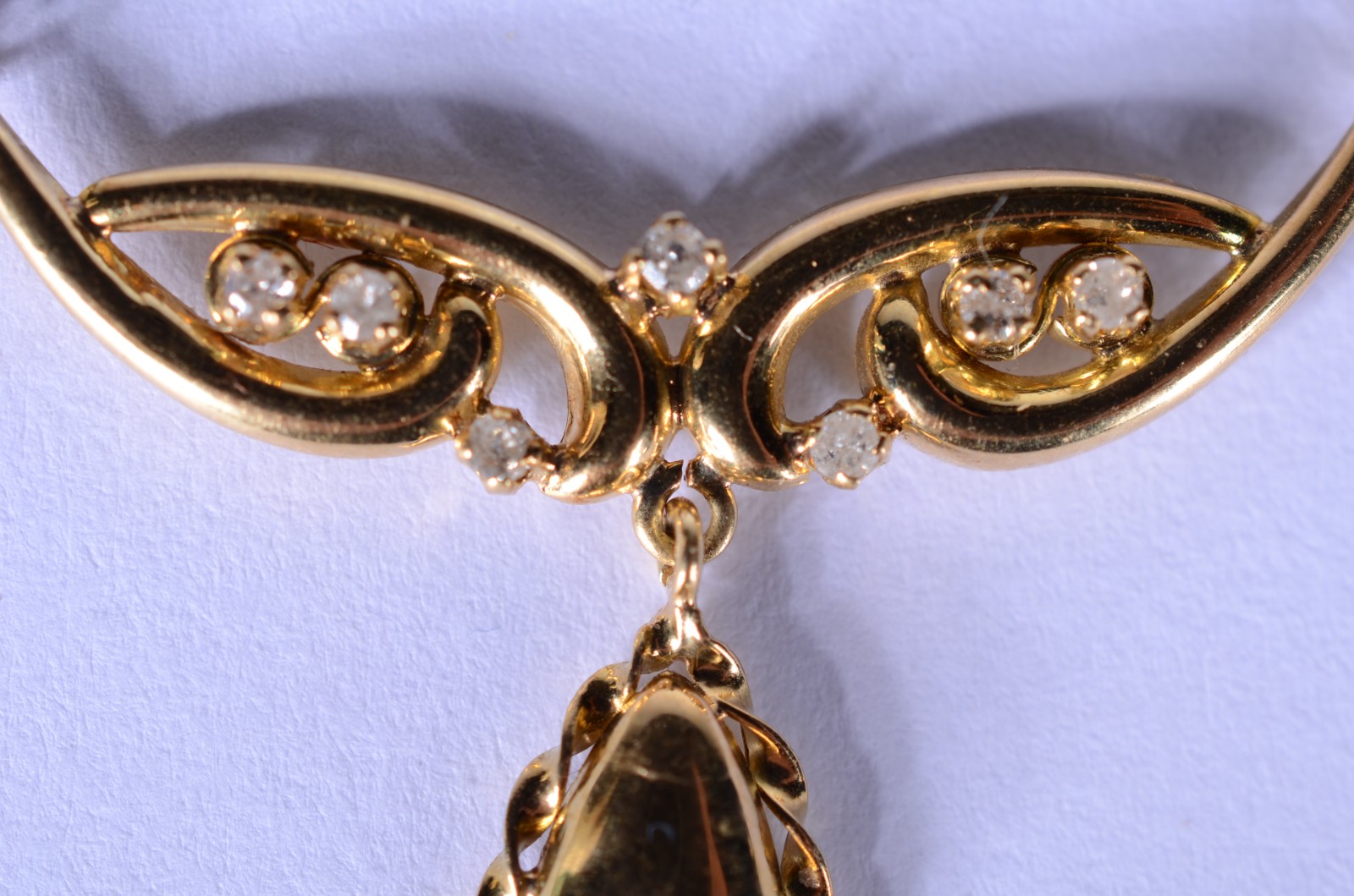 Gargantilha de ouro 18 k., contraste 750 com pendente cravejado com 7... - foto 3 de 6