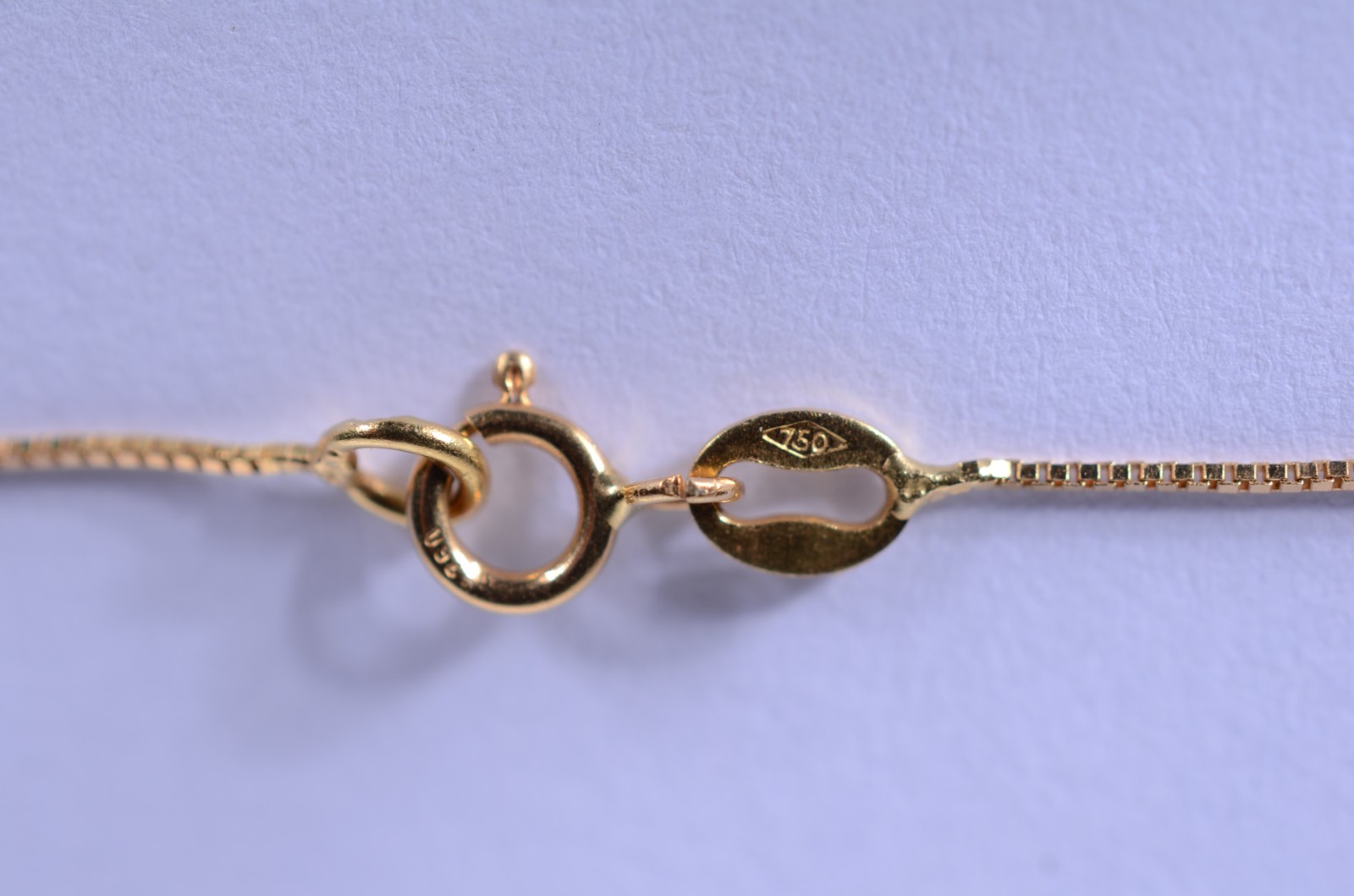 Gargantilha de ouro 18 k., contraste 750 com pendente cravejado com 7... - foto 5 de 6