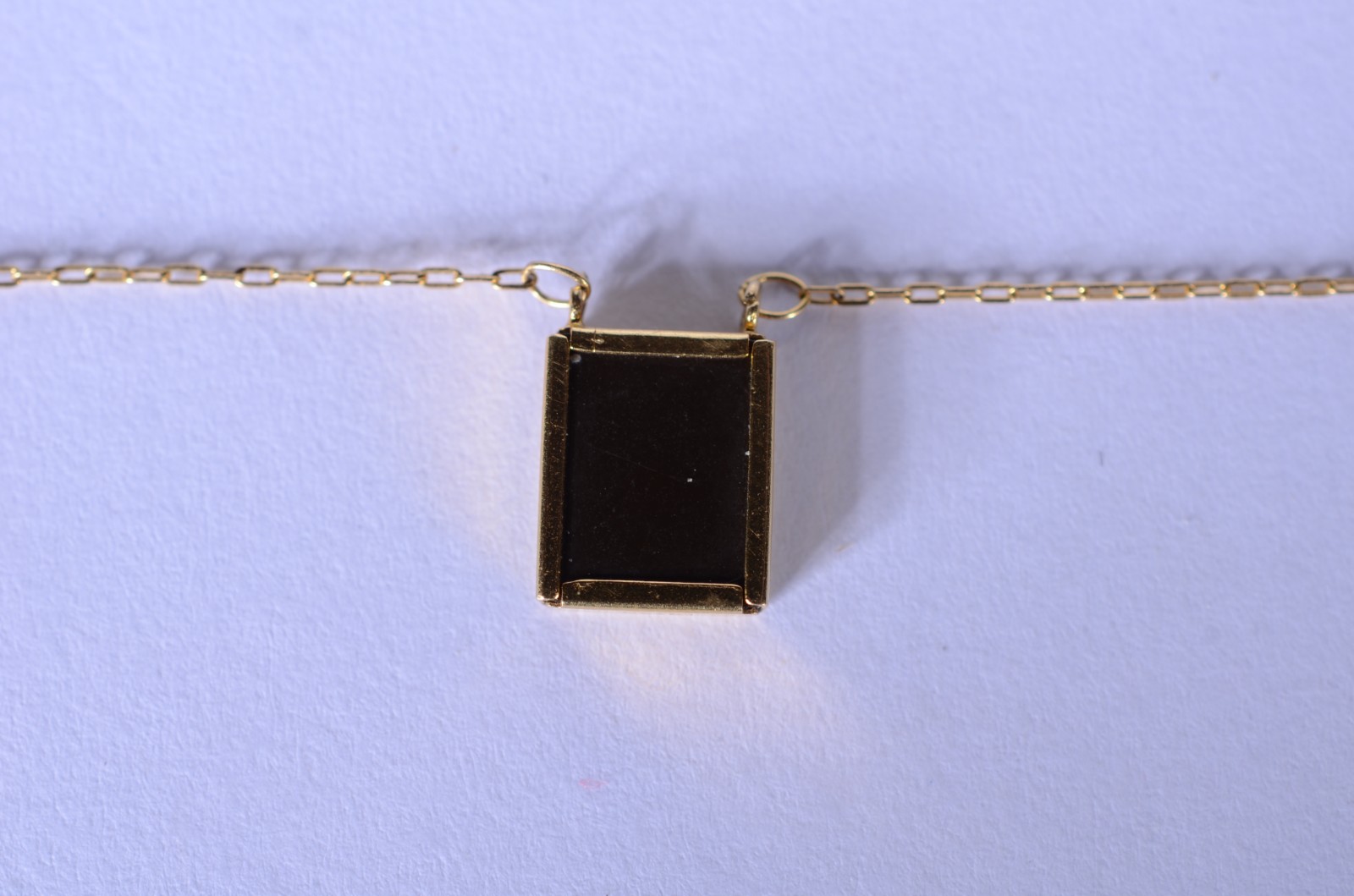 Escapulário com imagem de Cristo de ouro 18 k., contraste 750 mls... - foto 2 de 7