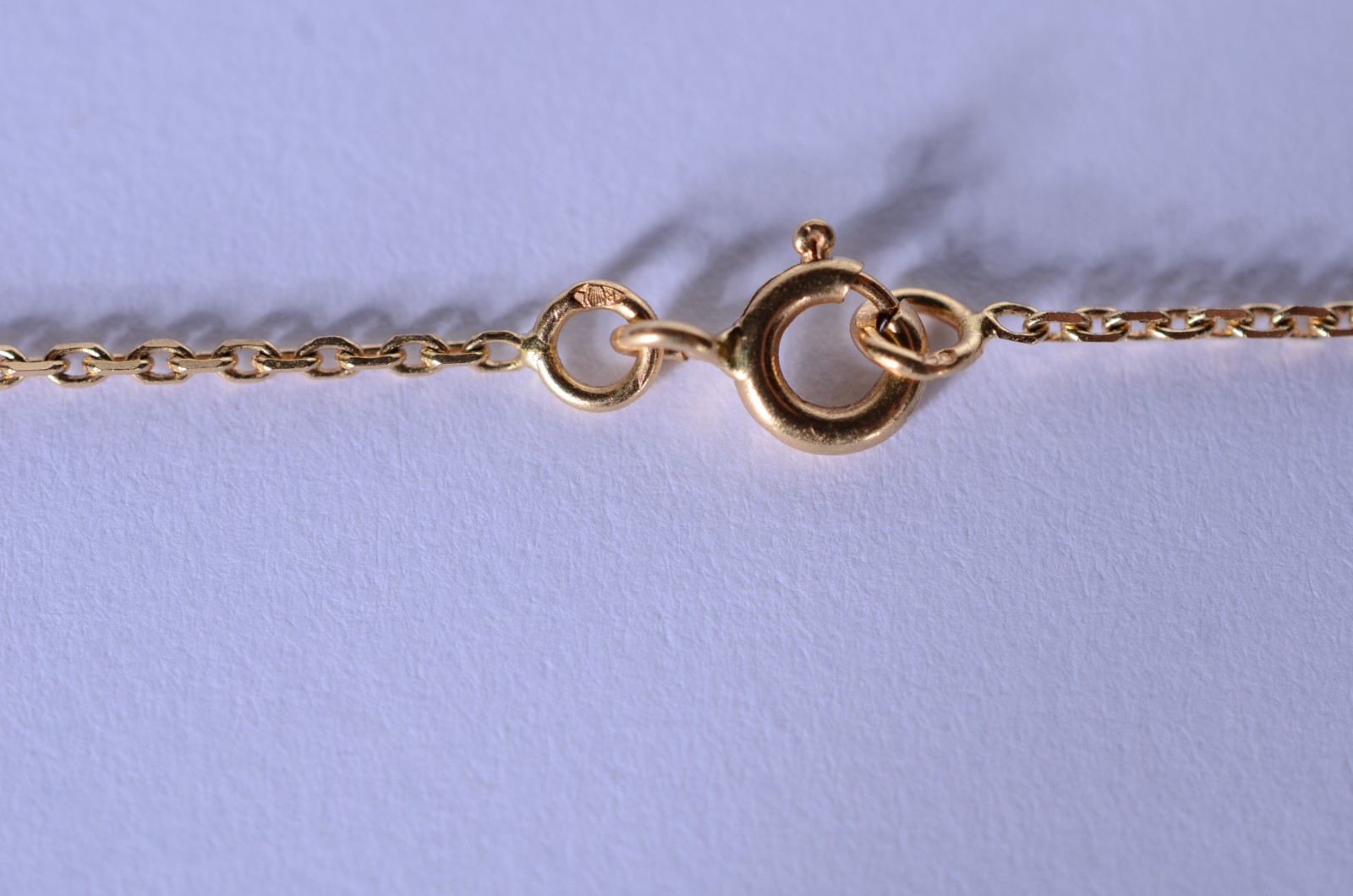 Colar de ouro 18 k., contraste 750 mls com crucifixo.(Por motivos de... - foto 4 de 8
