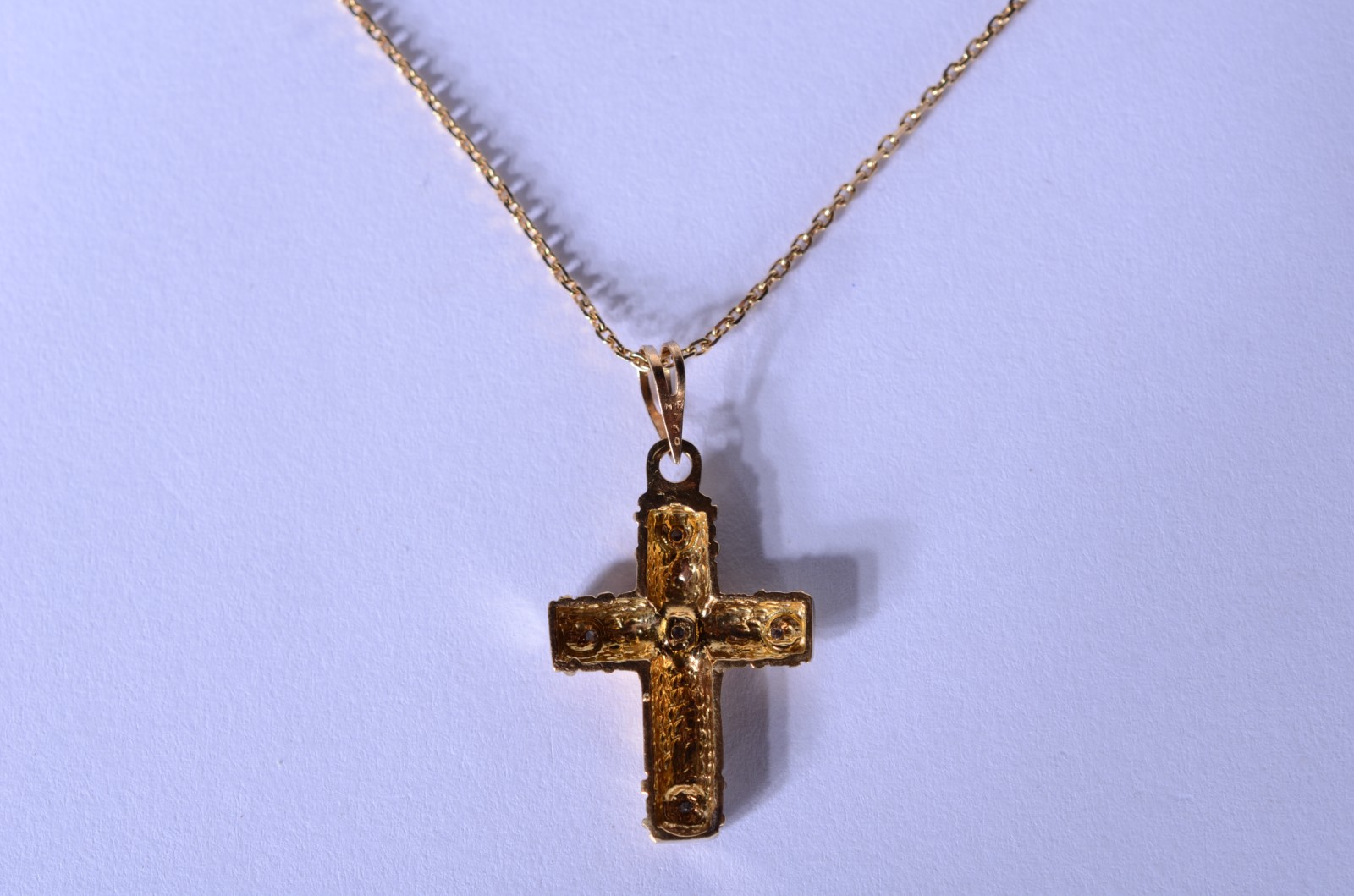 Colar de ouro 18 k., contraste 750 mls com crucifixo.(Por motivos de... - foto 6 de 8