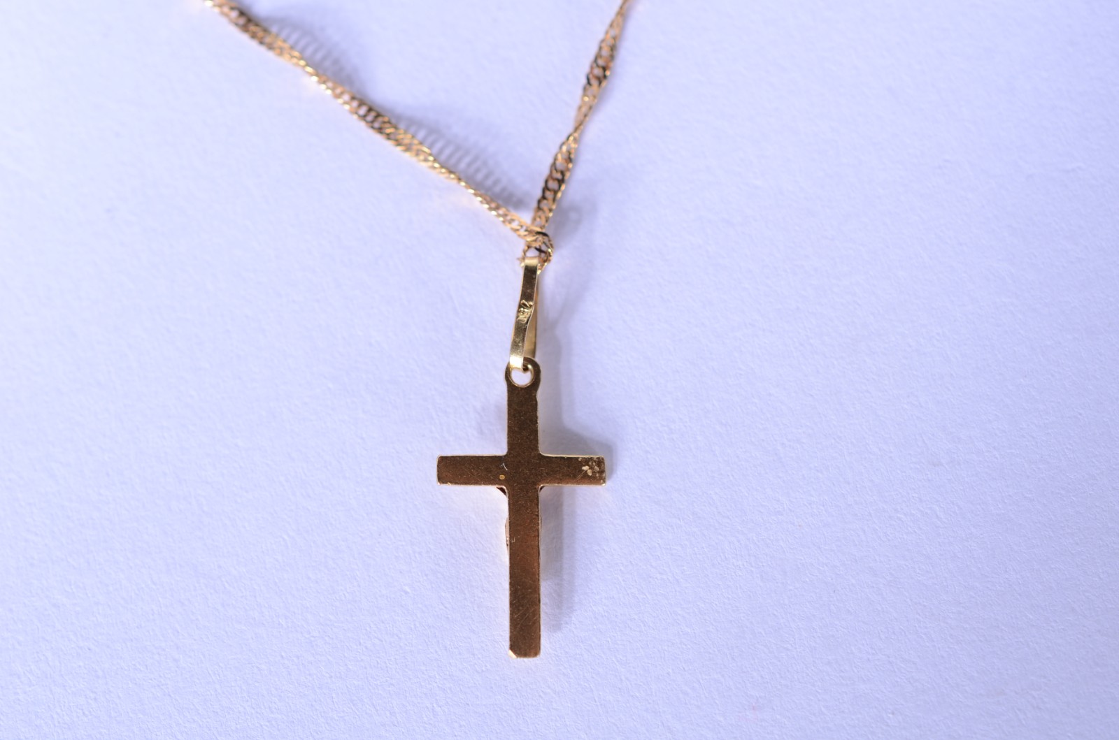 Colar de ouro 18 k., contraste 750 mls com crucifixo. (Por motivos de... - foto 5 de 6