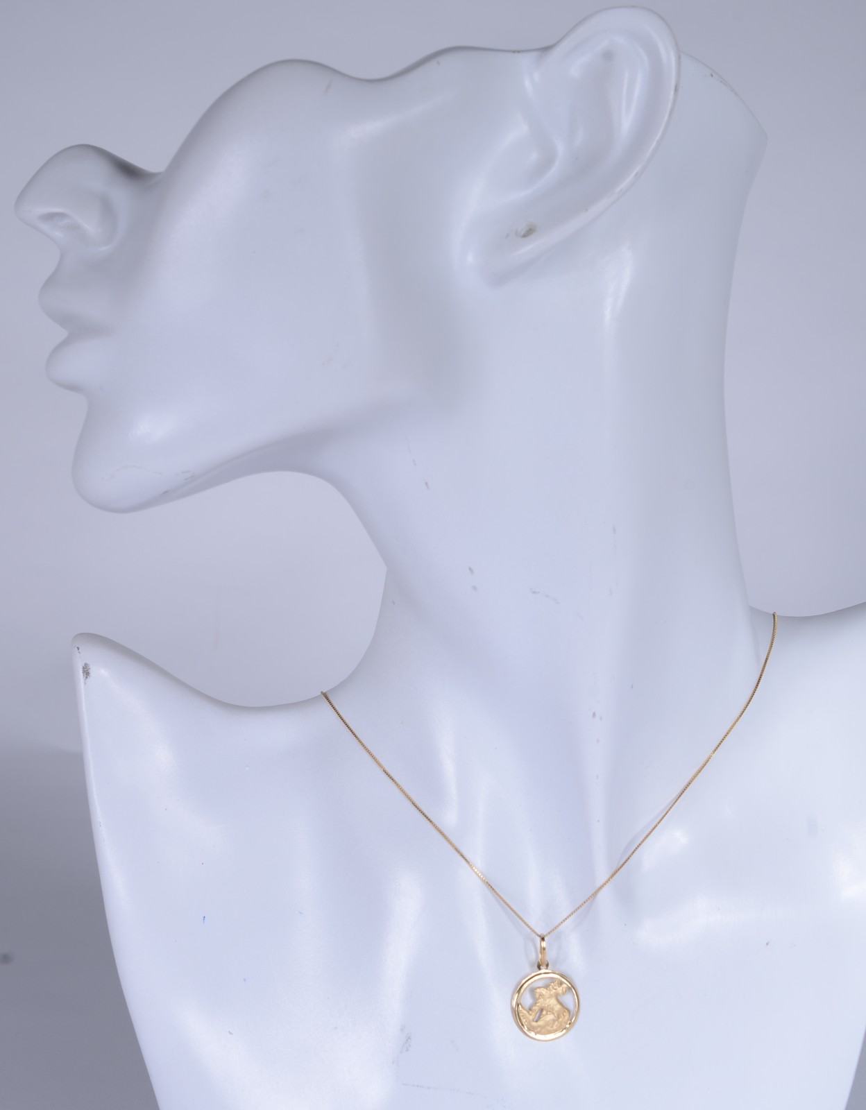 Colar de ouro 18 k., contraste 750 mls com pendente de São Jorge... - foto 6 de 6