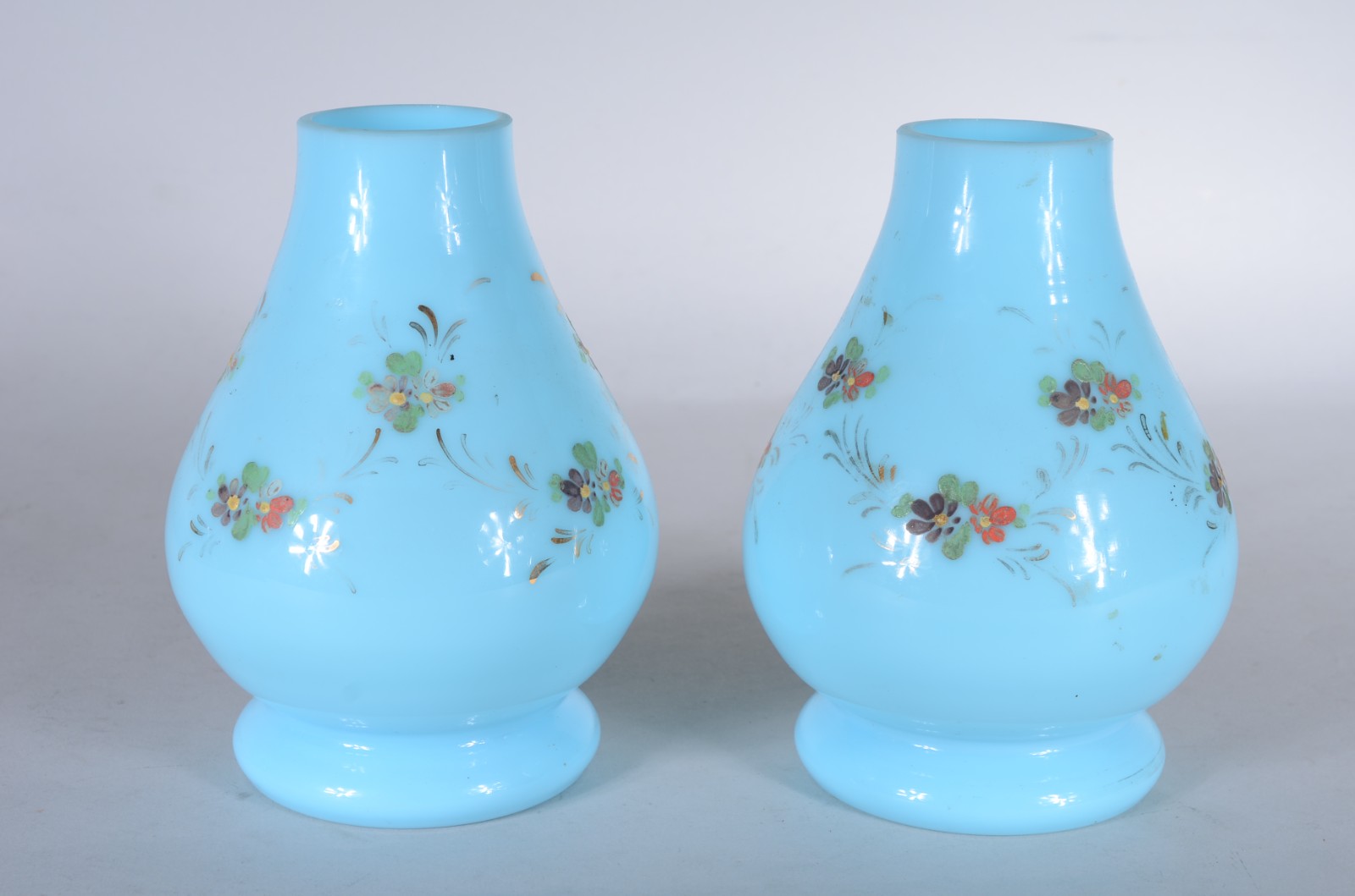 Par de vasos de opalina azul e bowl com metal. - foto 4 de 7