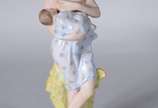Vieira de Castro, Maternidade - Estatueta de porcelana policromada, marca base.
