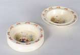 Royal Doulton (1815),  - Parte de serviço de faiança inglesa infantil - BunnyKin, composto de:  4 pratos rasos, 3 pratos fundos, bule, leiteira, xícara com pires e porta ovo. 