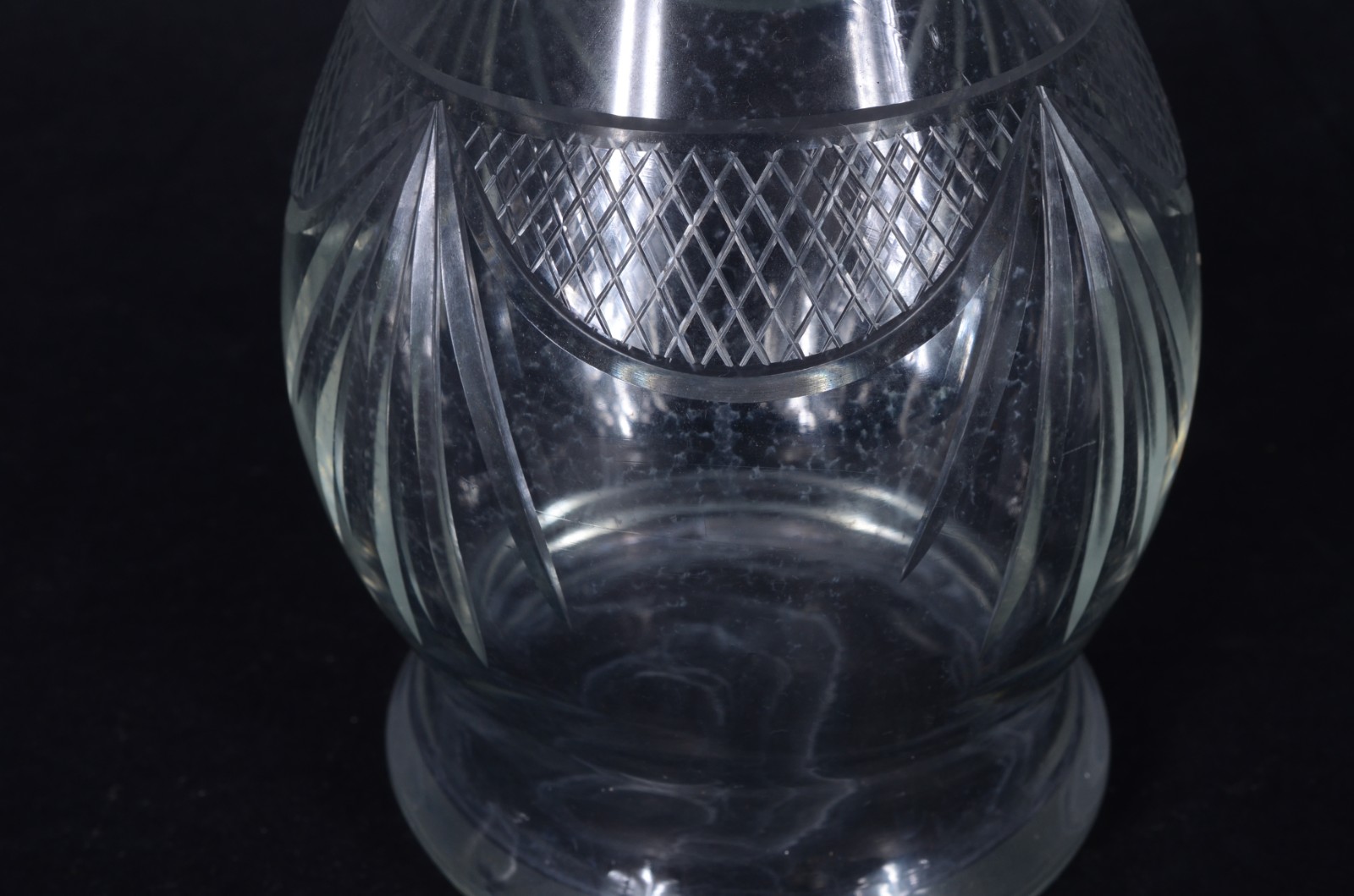 Duas garrafas de cristal. Com mofo. - foto 2 de 9