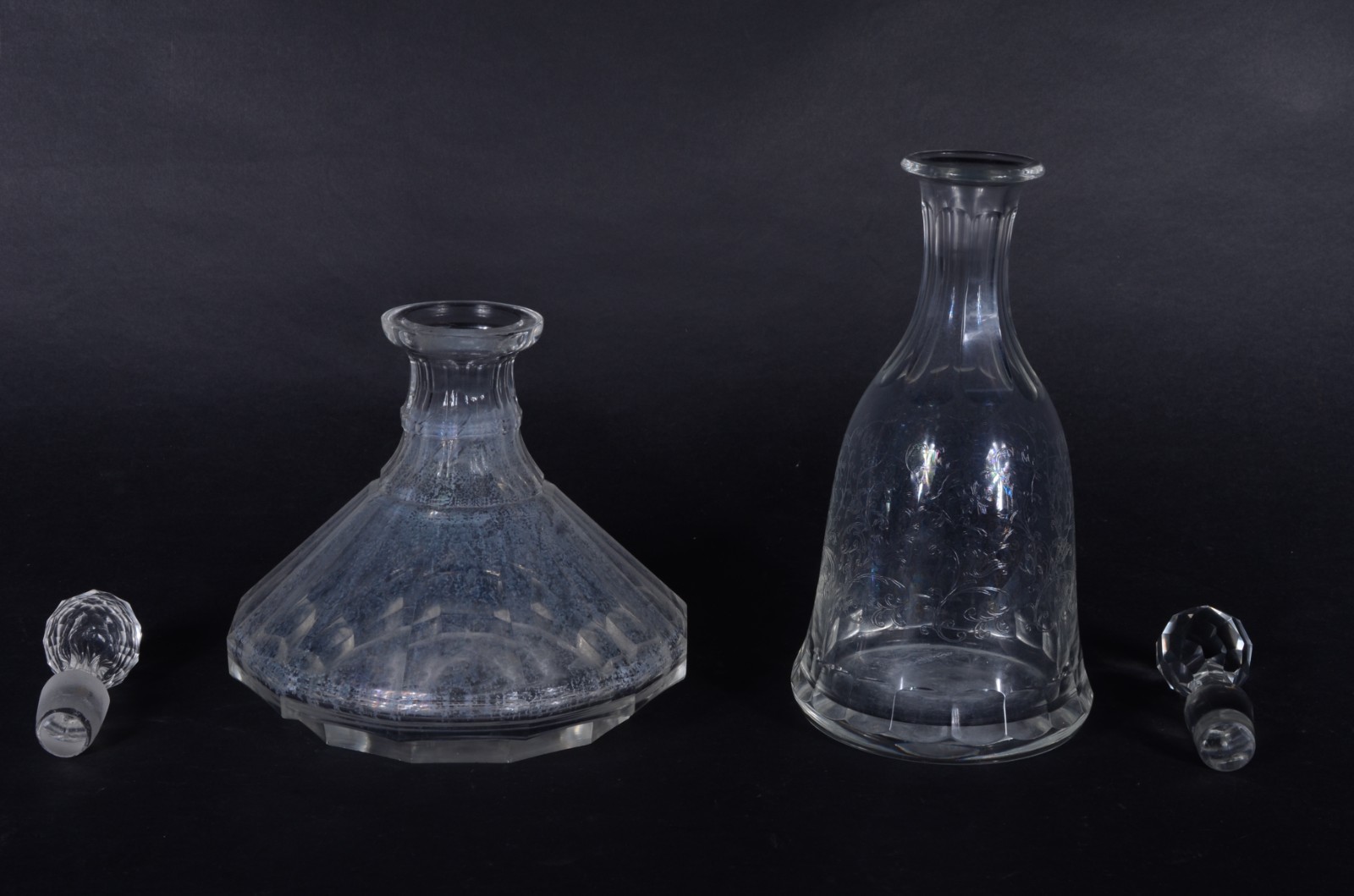 Duas garrafas de cristal. Com mofo. - foto 6 de 10