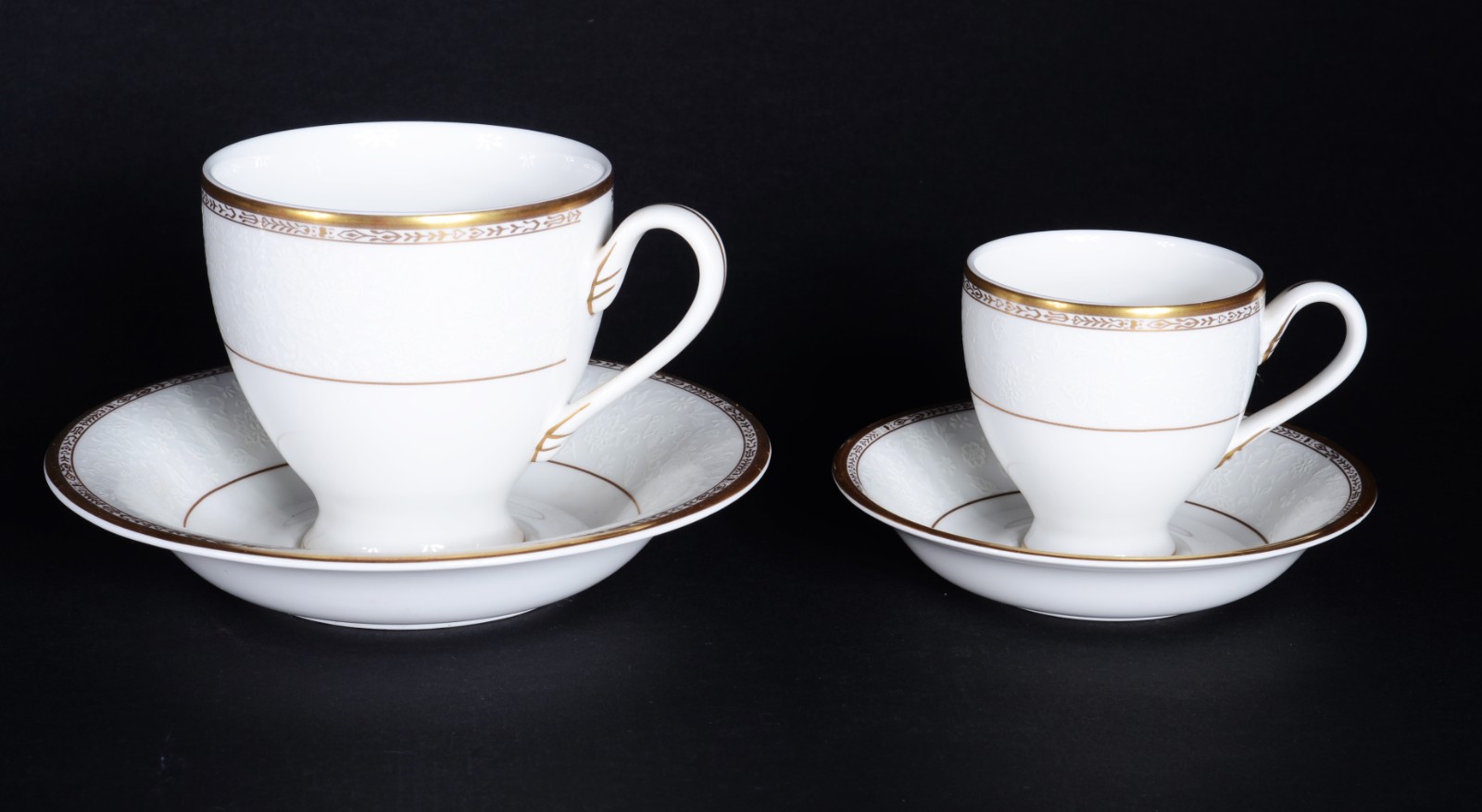Parte de serviço de porcelana Tailandesa - Victorian Gold, fundo... - foto 3 de 6