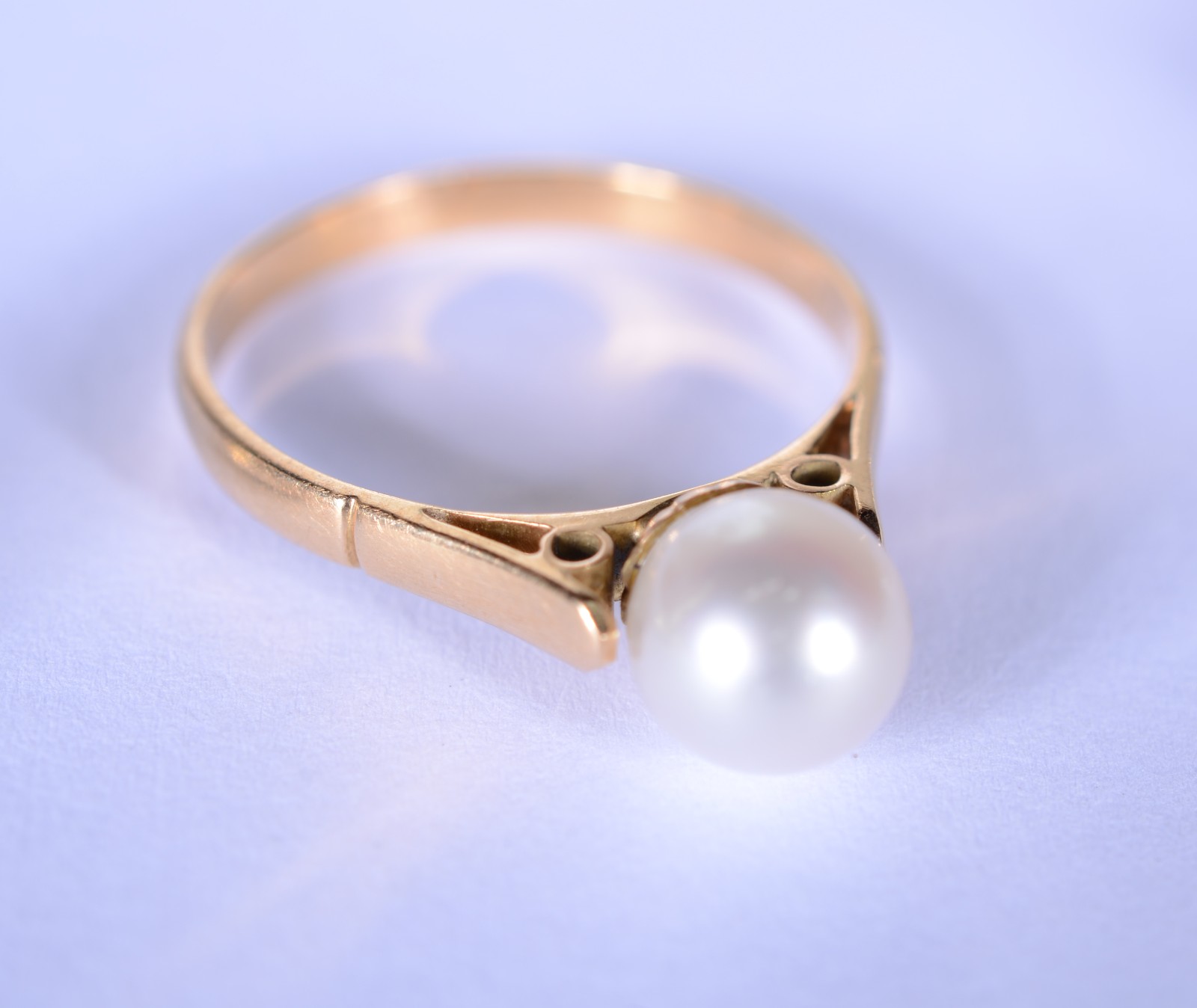 Conjunto composto de: anel e par de brincos de ouro 18 k., contraste... - foto 3 de 7