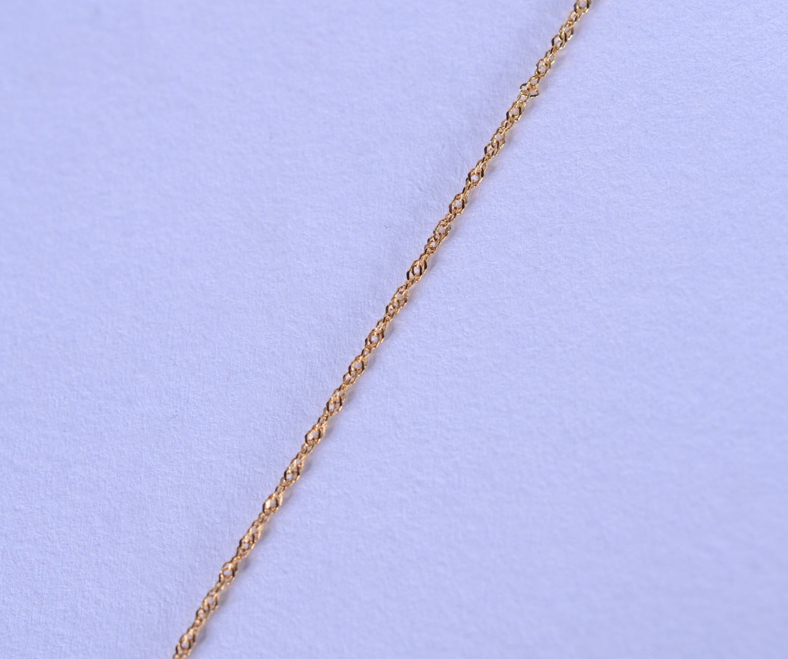 Colar de ouro 18 k., contraste 750 mls, pendente na forma de gota... - foto 3 de 6