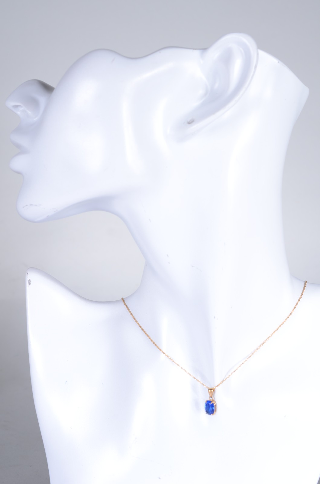 Colar de ouro 18 k., contraste 750 mls, pendente na forma de gota... - foto 6 de 6