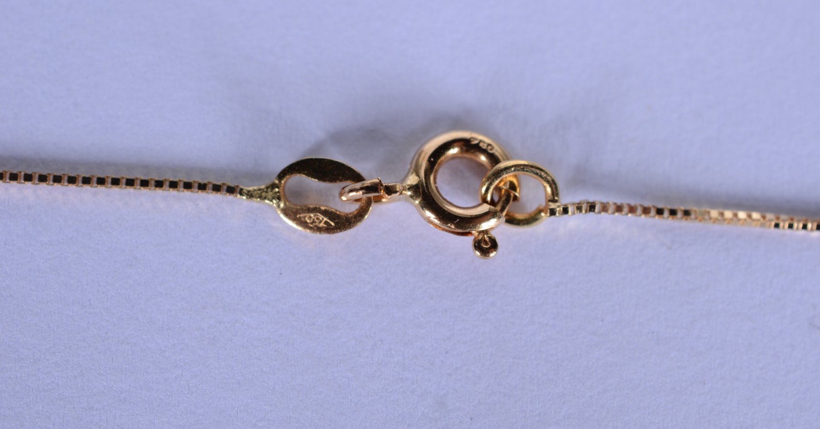 Colar com pendente de ouro 18 k., contraste 750 mls. (Por motivos de... - foto 6 de 7