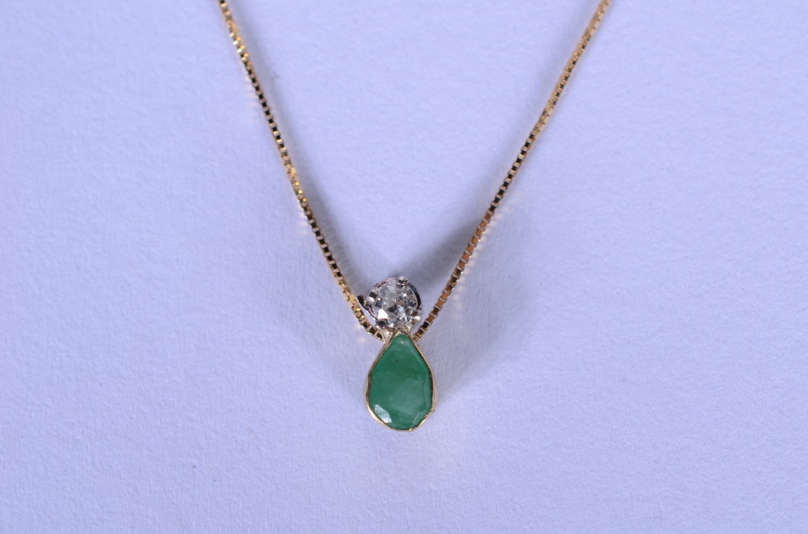 Colar com pendente de ouro 18 k., contraste 750 mls. (Por motivos de... - foto 1 de 6