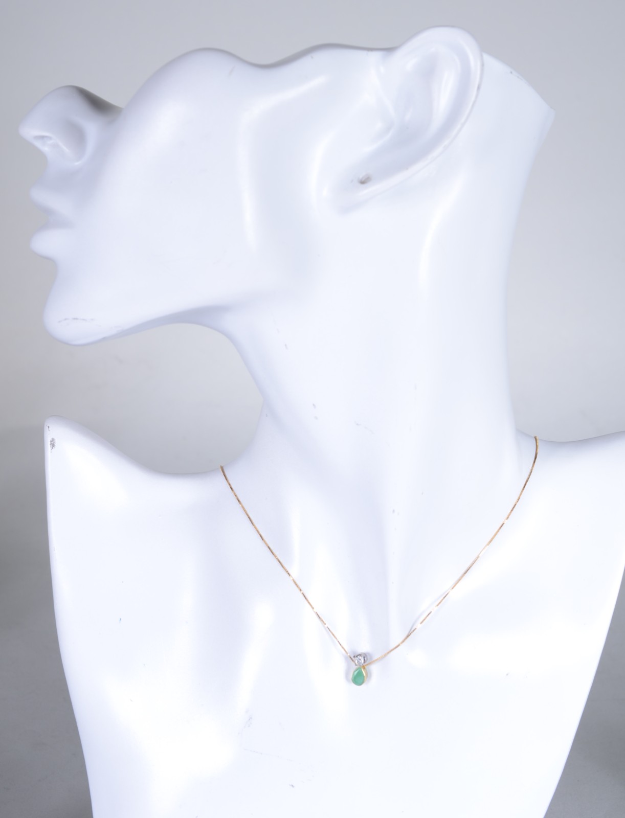 Colar com pendente de ouro 18 k., contraste 750 mls. (Por motivos de... - foto 6 de 6