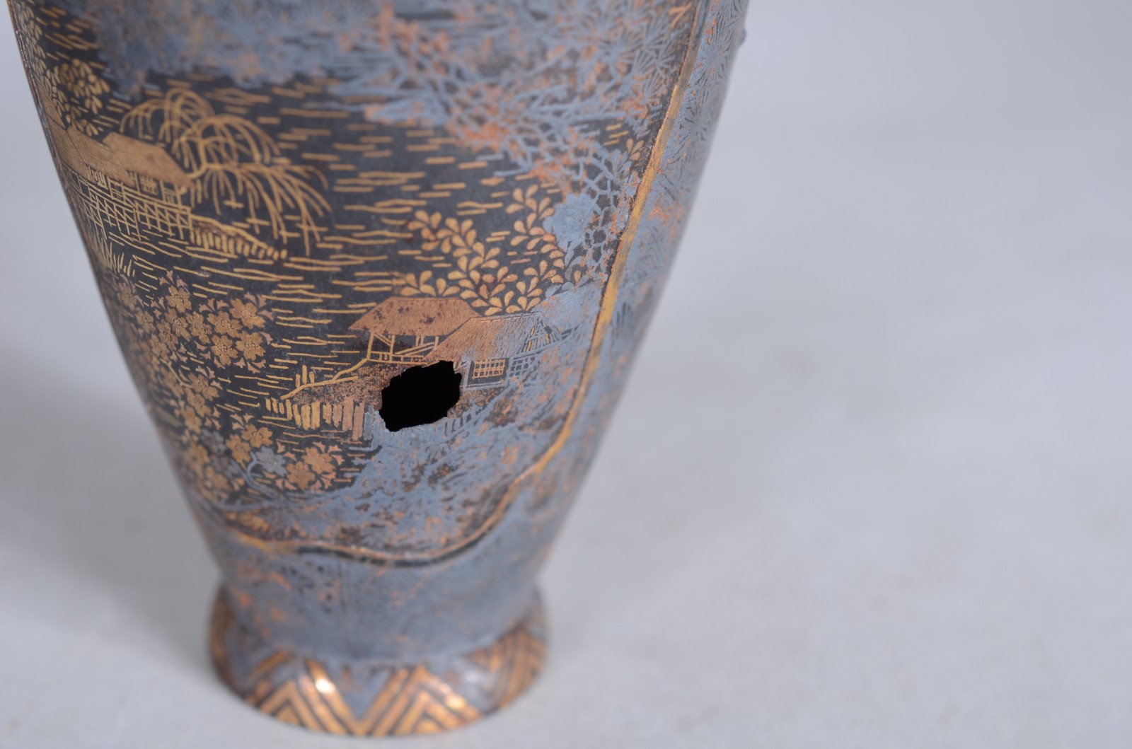Diversas peças orientais, sendo: 2 vasos (com furo no fundo e ao lado... - foto 10 de 11