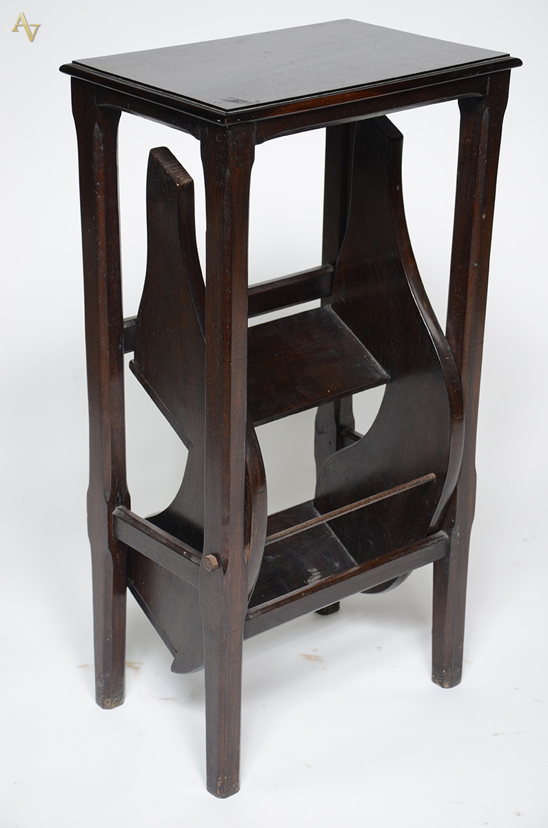 Escada articulada para biblioteca, de madeira nobre . Medida do tampo... - foto 1 de 2