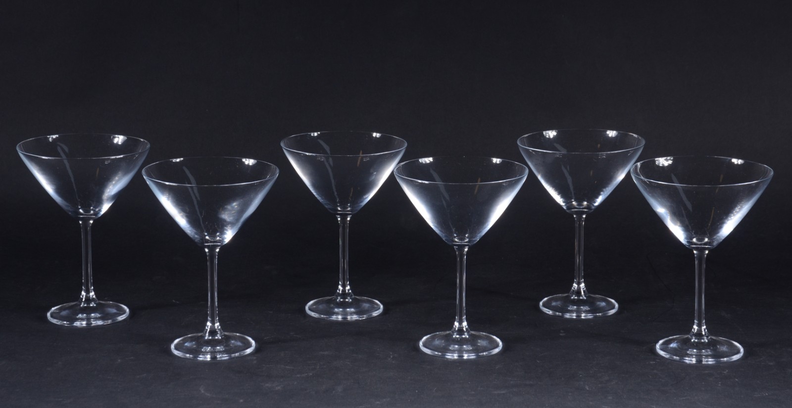 Seis taças de cristal para Dry Martini. - foto 1 de 4