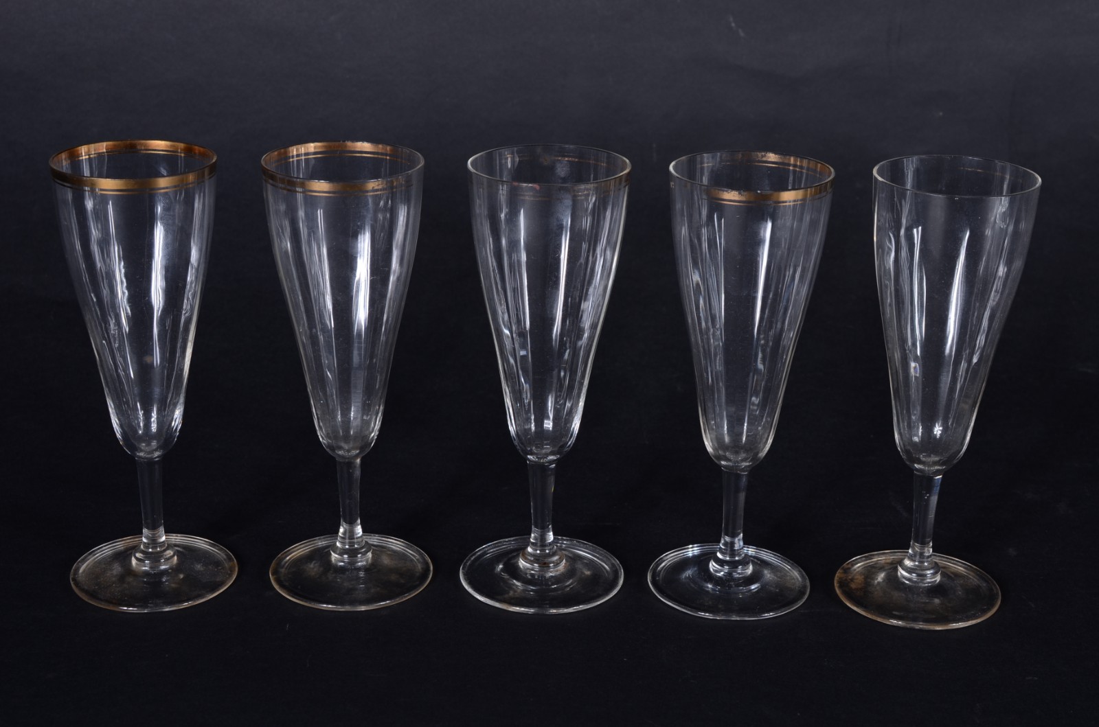 Diversas peças de vidro/cristal, sendo: grande taça, decanteur e 5... - foto 2 de 4