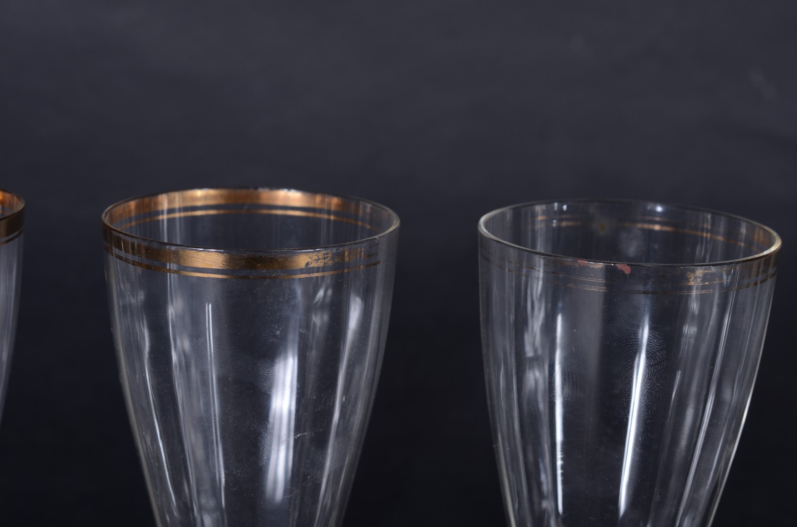 Diversas peças de vidro/cristal, sendo: grande taça, decanteur e 5... - foto 4 de 4