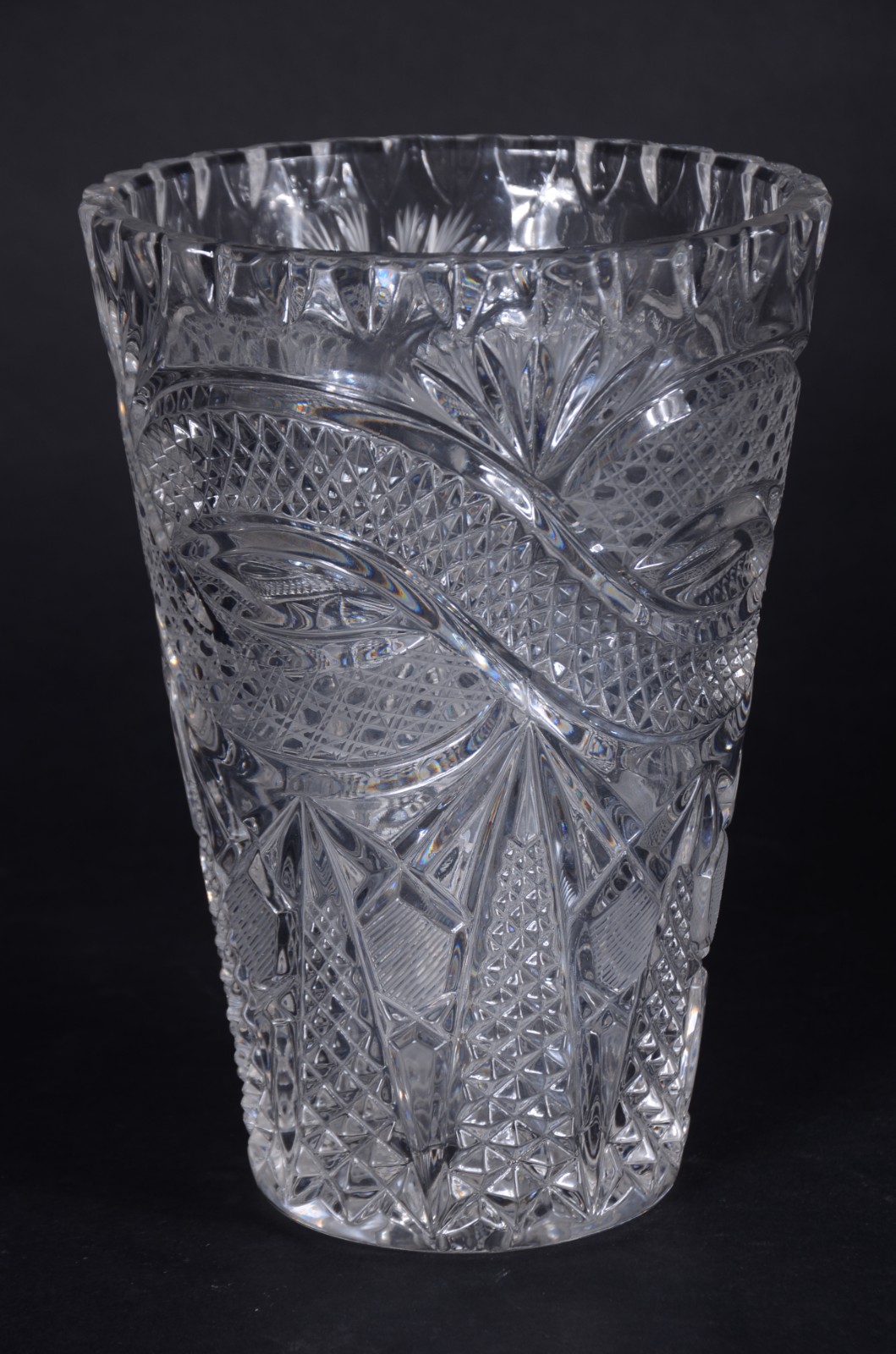 Vaso de cristal tcheco lapidado. - foto 2 de 9