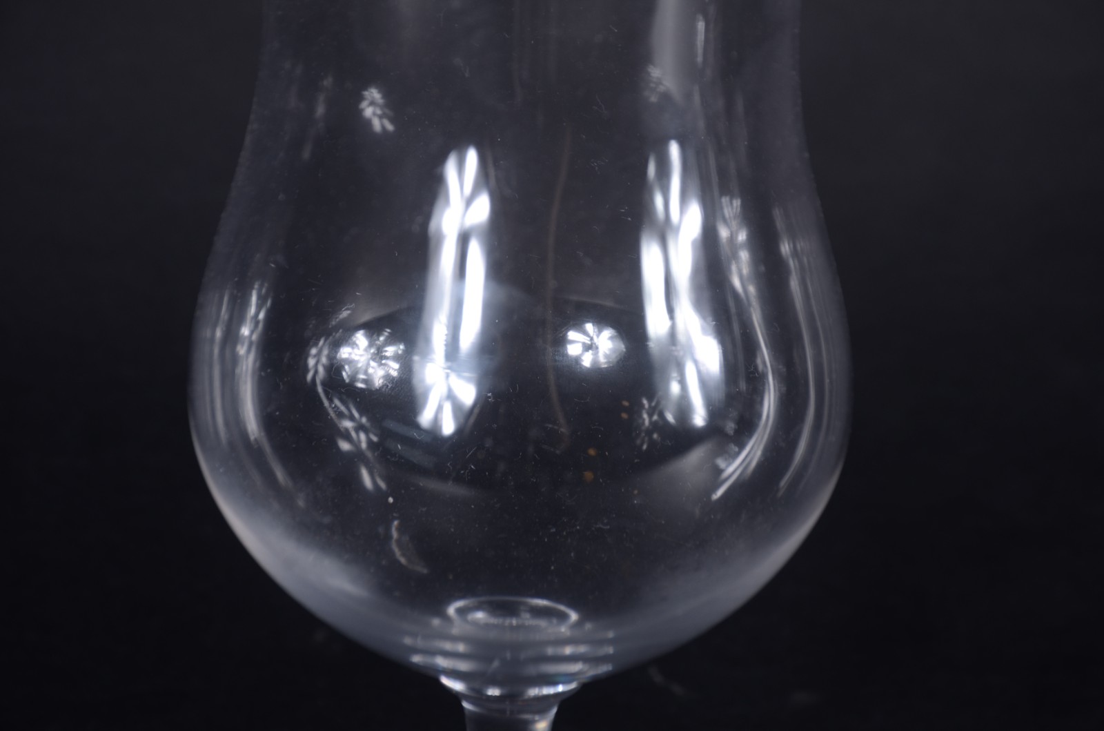 Oito taças para vinho de cristal liso. - foto 3 de 7