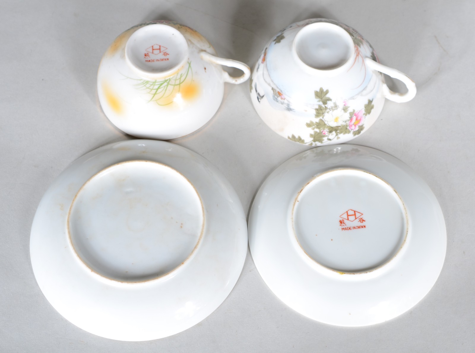 Conjunto com 7 xícaras de chá com pires de porcelana oriental, dois... - foto 4 de 7