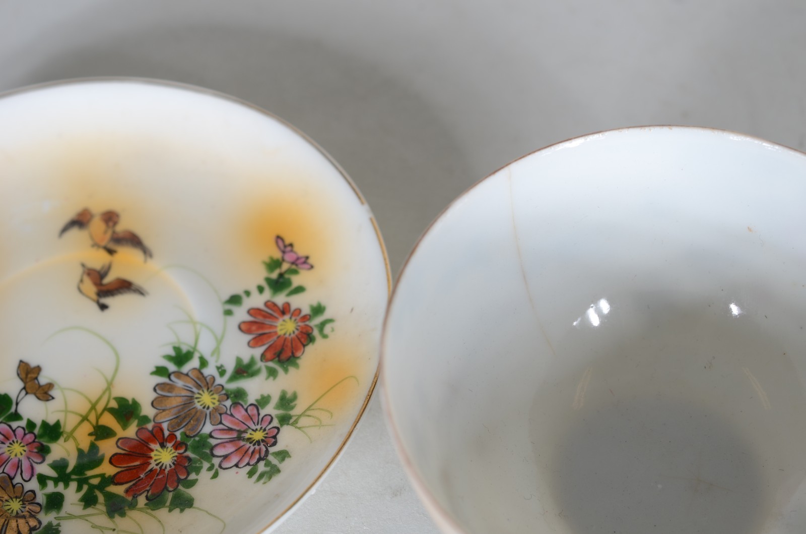 Conjunto com 7 xícaras de chá com pires de porcelana oriental, dois... - foto 6 de 7