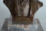 Hans Muller (Austria, 1873-1937),  - Busto de bronze representando Goethe, base de mármore, assinado H. Muller.