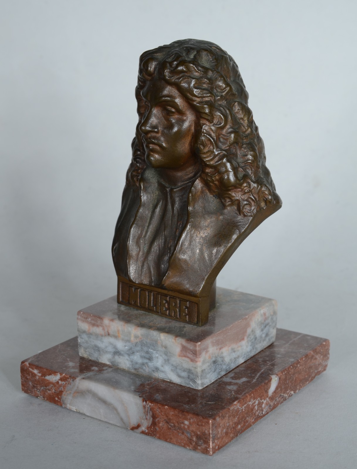 Busto de bronze representando Moliere, assinado H. Müller. - foto 2 de 7