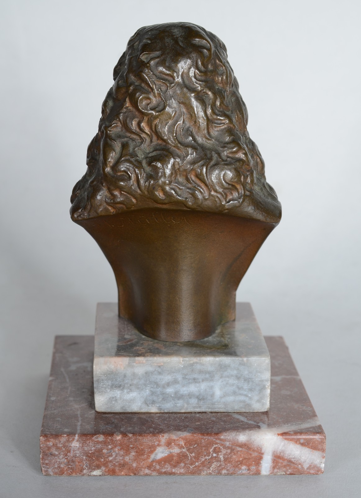 Busto de bronze representando Moliere, assinado H. Müller. - foto 5 de 7