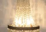 Lustre de bronze, estilo Império com contas de ... - Lustre de bronze, estilo Império com contas de cristal lapidada.