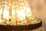 Lustre de bronze, estilo Império com contas de ... - Lustre de bronze, estilo Império com contas de cristal lapidada.