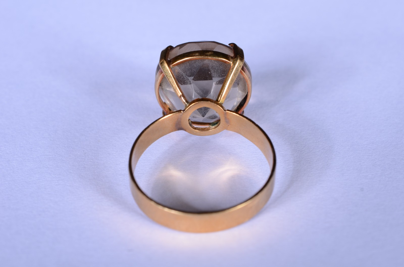 Anel de ouro 18 k., com pedra topázio, aro 29. (Por motivos de... - foto 3 de 7
