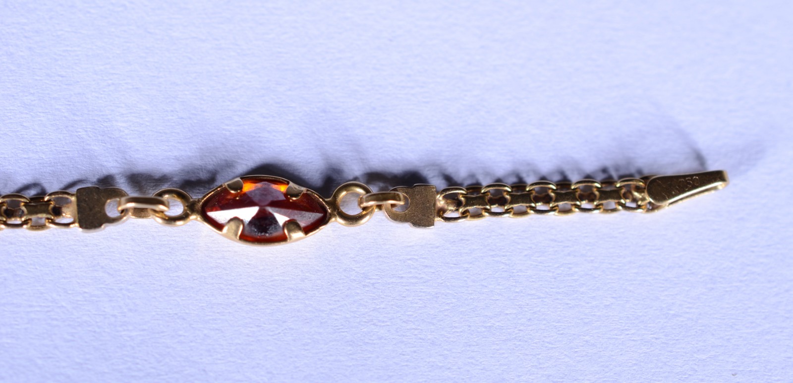 Pulseira de ouro 18 k., com pedra âmbar. (Por motivos de segurança a... - foto 3 de 6